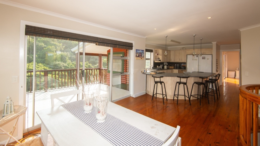 6 Bedroom Property for Sale in Nature On Sea Western Cape